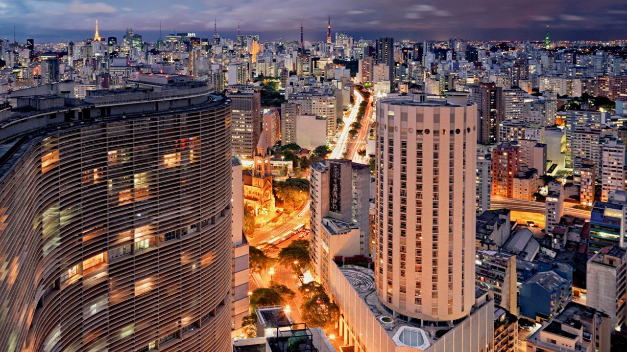 Entre os municípios, São Paulo tem a maior população: 12,3 milhões de habitantes